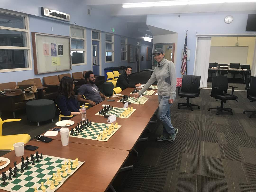 Play chess simultaneously in Santa Monica College